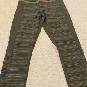 Lululemon crop leggings